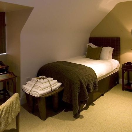 The Percy Arms Hotel Guildford Room photo